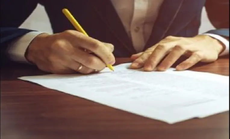 صياغة العقود والاتفاقيات