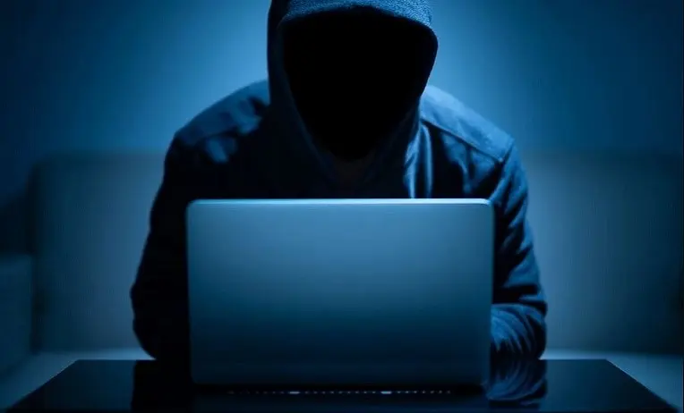 كيف اشتكي على شخص 1444