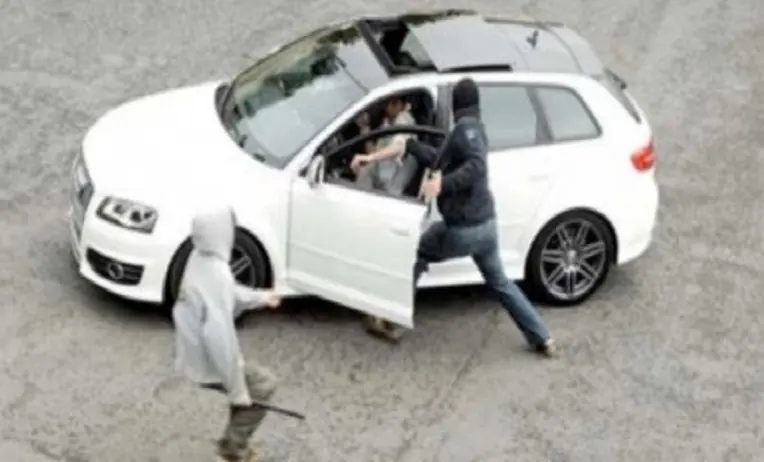 عقوبة سرقة السيارات في السعودية