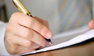 من يتحمل رسوم نقل الكفالة