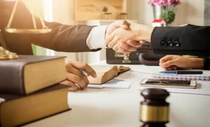 محامي عقود الشير تايم